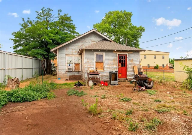 Homes for sale in Cordell, OK | 211 N Market St, Cordell, OK 73632 | MLS# 1231293
