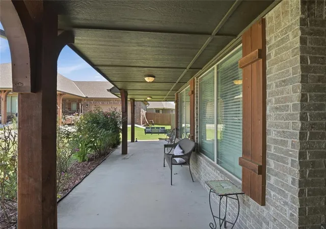 3rd image of 279 Timber Ln, Harrah, OK 73045 | MLS# 1231305