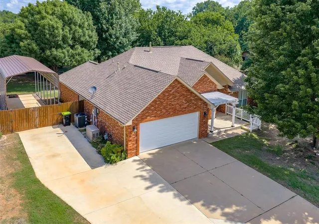 3rd image of 1011 Woodbrook Blvd, Purcell, OK 73080 | MLS# 1231308
