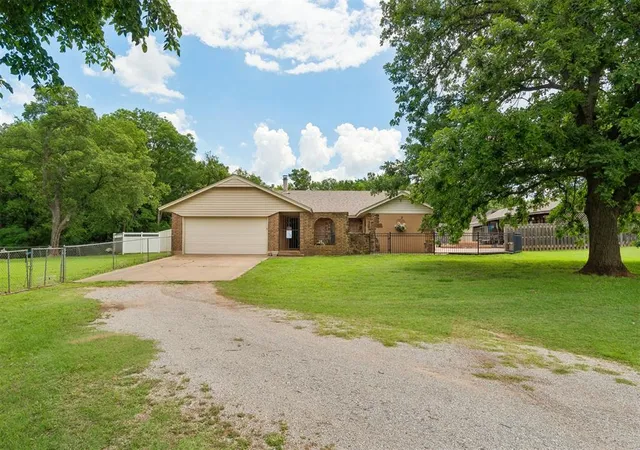 2nd image of 4423 Ne 40th St, Blanchard, OK 73010 | MLS# 1231321
