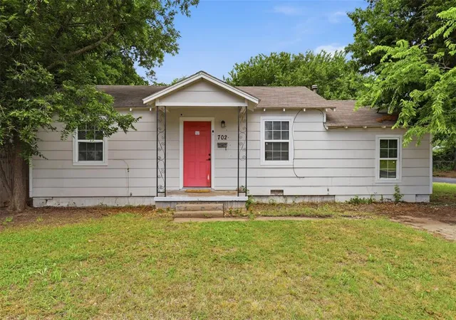 image of 702 Tollie Dr, Norman, OK 73071 | MLS# 1231323