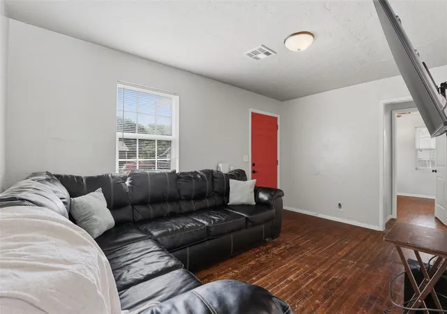image of 702 Tollie Dr, Norman, OK 73071 | MLS# 1231323