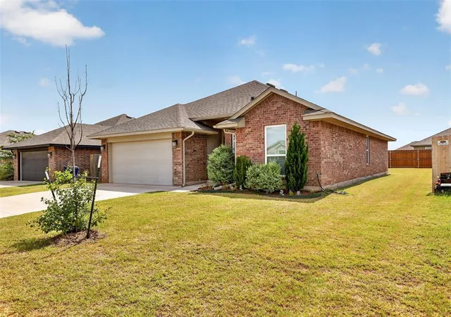 Photo 2 of Single family home for sale at 940 S Appaloosa Ln, Mustang, OK 73064 | MLS# 1231336 | Listing updated on 2026-09-02