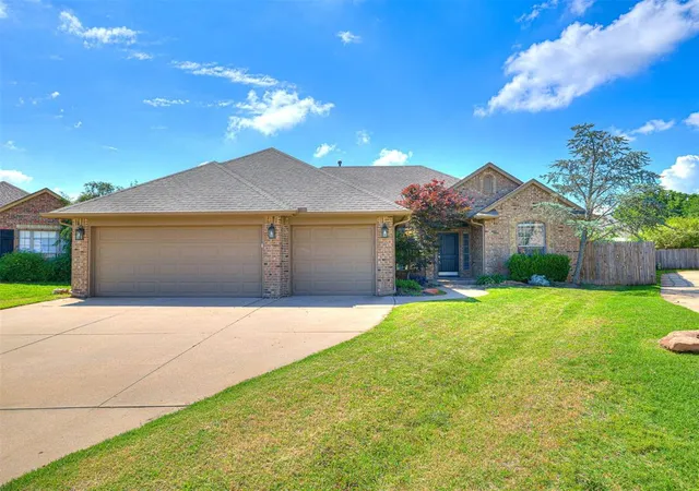 Homes for sale in Edmond, OK | 19100 Canyon Creek Pl, Edmond, OK 73012 | MLS# 1231338
