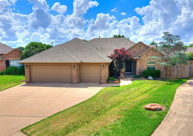 Homes for sale in Edmond, OK | 19100 Canyon Creek Pl, Edmond, OK 73012 | MLS# 1231338