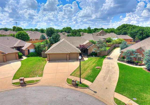 Homes for sale in Edmond, OK | 19100 Canyon Creek Pl, Edmond, OK 73012 | MLS# 1231338