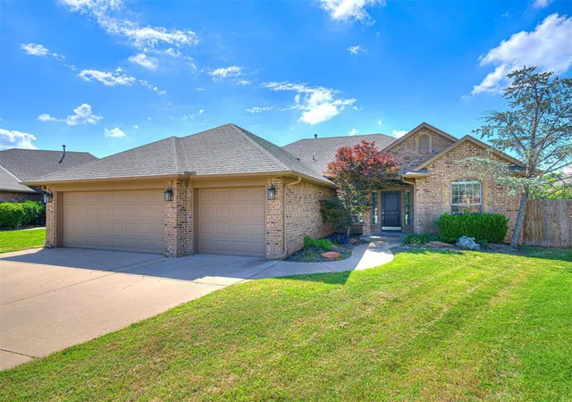 Homes for sale in Edmond, OK | 19100 Canyon Creek Pl, Edmond, OK 73012 | MLS# 1231338