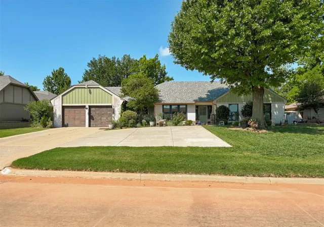 2nd image of 12801 Green Valley Dr, Oklahoma City, OK 73120 | MLS# 1231345