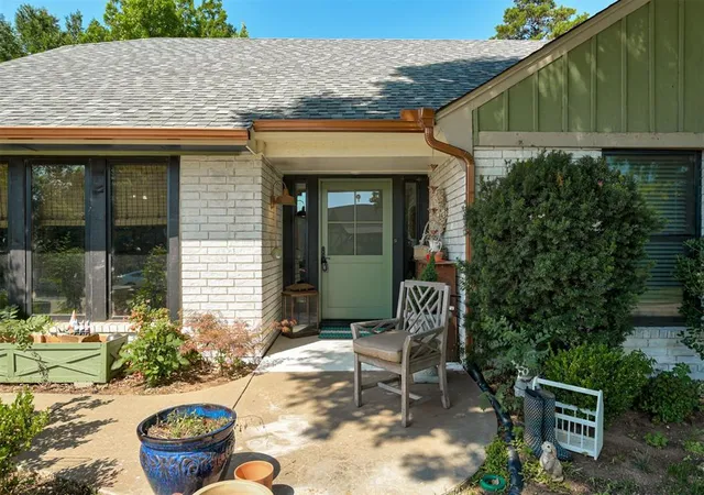 5th image of 12801 Green Valley Dr, Oklahoma City, OK 73120 | MLS# 1231345