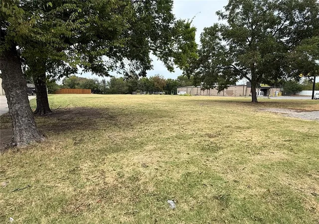 Photo 2 of Land for sale at 2226 E Highland (hwy 3e) St, Shawnee, OK 74801 | MLS# 1231346 | Listing updated on 2026-08-31