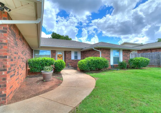 Photo 3 of Single family home for sale at 5320 NW 115th Street, Oklahoma City, OK 73162 | MLS# 1231365 | Listing updated on 2026-07-23