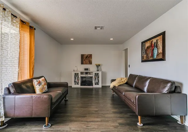 Photo 5 of Single family home for sale at 5320 NW 115th Street, Oklahoma City, OK 73162 | MLS# 1231365 | Listing updated on 2026-07-23