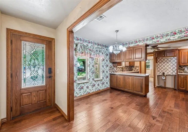 Photo 3 of Sale Pending at 1629 Exeter Ct, Oklahoma City, OK 73159 | MLS# 1231379 | Listing updated on 2026-08-18