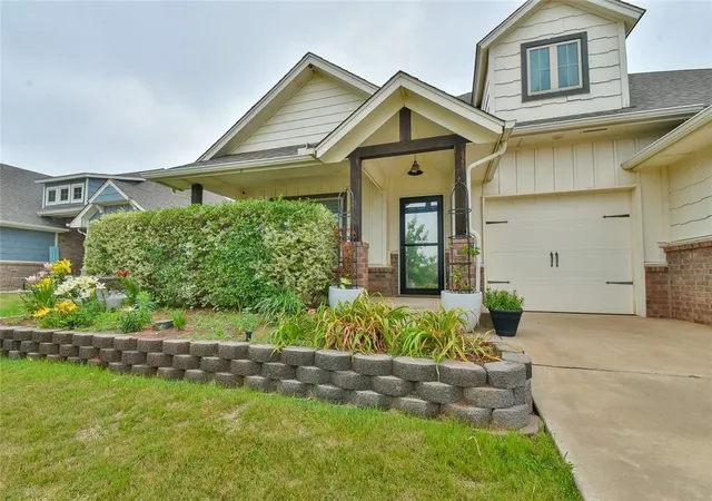 2nd image of 1305 N Storybrook Ave, Mustang, OK 73064 | MLS# 1231394