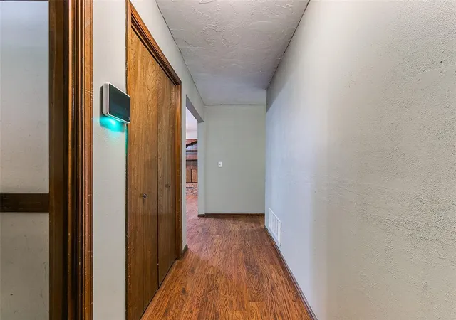 Photo 3 of Sale Pending at 1506 Glenwood Dr, Moore, OK 73160 | MLS# 1231401 | Listing updated on 2026-09-29