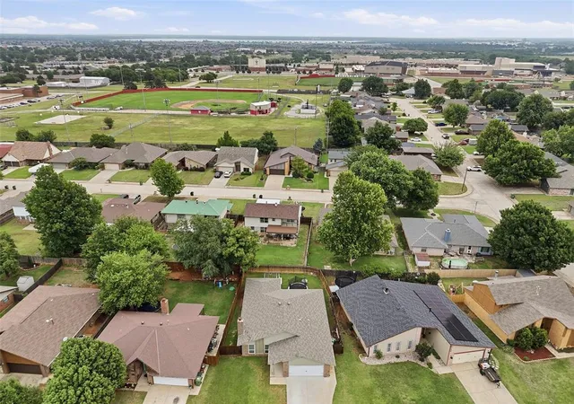 Homes for sale in Yukon, OK | 1840 Greenway Ave, Yukon, OK 73099 | MLS# 1231416