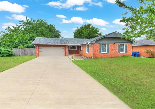 Homes for sale in El Reno, OK | 608 Neal Cir, El Reno, OK 73036 | MLS# 1231418