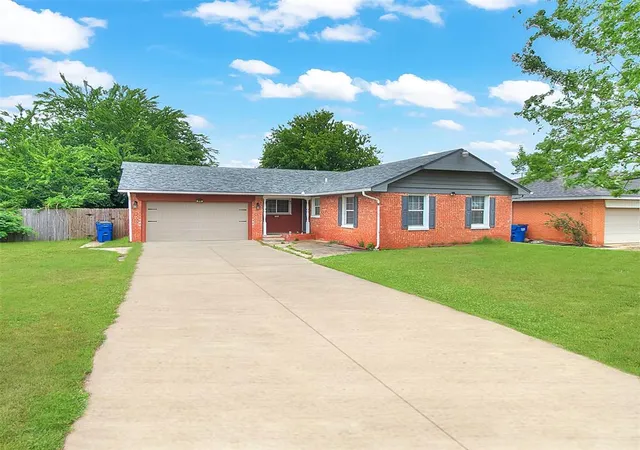 Homes for sale in El Reno, OK | 608 Neal Cir, El Reno, OK 73036 | MLS# 1231418