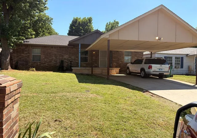 Photo 3 of Single family home for sale at 112 Sw 39th Street, Oklahoma City, OK 73109 | MLS# 1231426 | Listing updated on 2026-09-03
