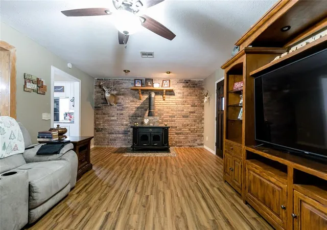 3rd image of 132 Merritt Dr, Elk City, OK 73644 | MLS# 1231436