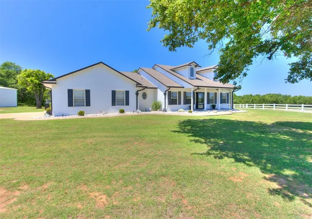 Homes for sale in Mc Loud, OK | 17656 Deer Trl, Mc Loud, OK 74851 | MLS# 1231476