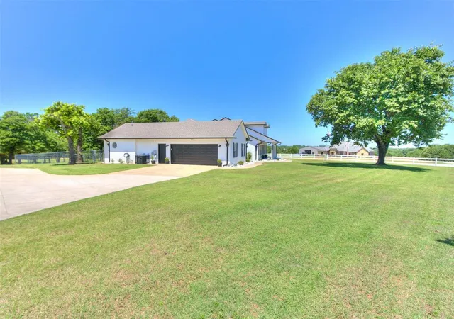 Homes for sale in Mc Loud, OK | 17656 Deer Trl, Mc Loud, OK 74851 | MLS# 1231476