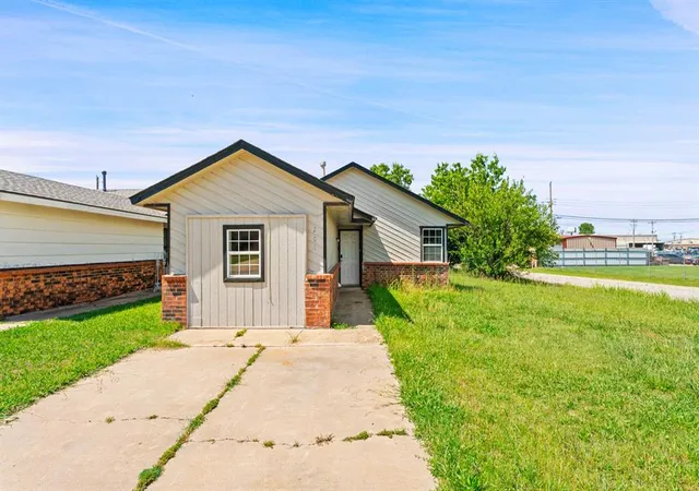 Photo 1 of Single family home for sale at 201 Nw 121st Street, Oklahoma City, OK 73114 | MLS# 1231496 | Listing updated on 2026-08-19