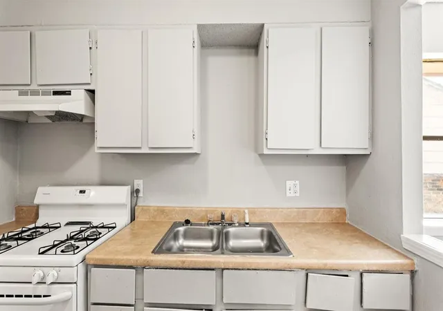 Photo 5 of Single family home for sale at 201 NW 121st Street, Oklahoma City, OK 73114 | MLS# 1231496 | Listing updated on 2026-08-19