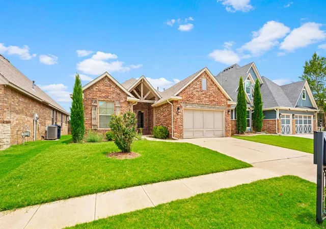 2nd image of 14512 Privas Ln, Yukon, OK 73099 | MLS# 1231510