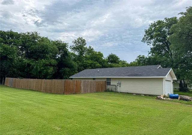 Homes for sale in Davis, OK | 300 N 4th St, Davis, OK 73030 | MLS# 1231514