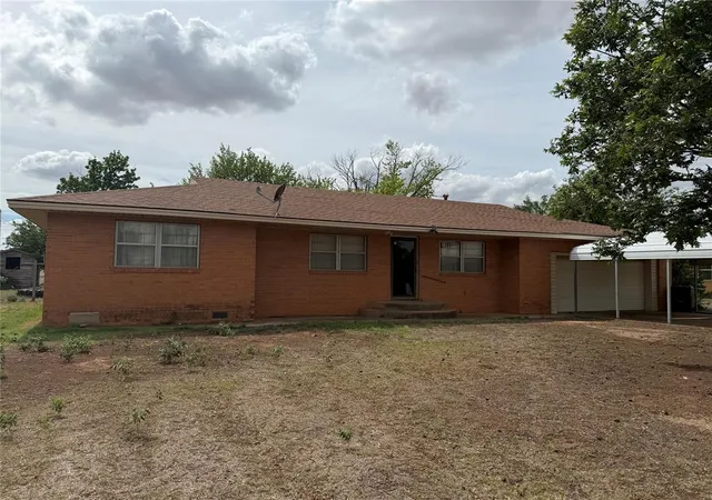 Homes for sale in Sentinel, OK | 210 S 6th St, Sentinel, OK 73664 | MLS# 1231519