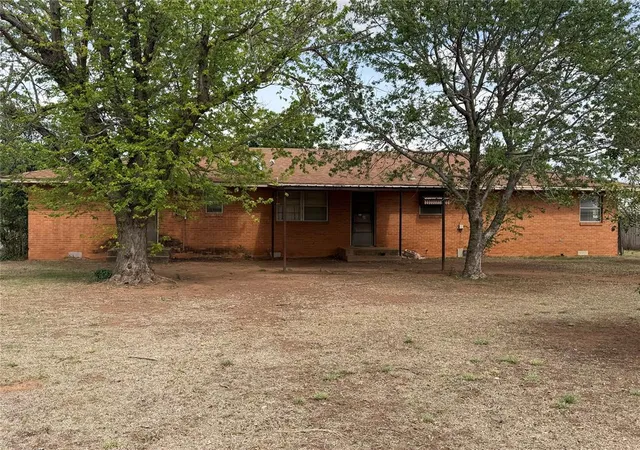 Homes for sale in Sentinel, OK | 210 S 6Th St, Sentinel, OK 73664 | MLS# 1231519