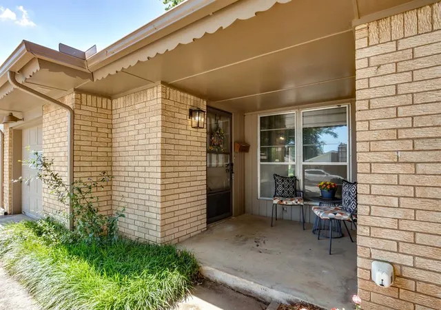 2nd image of 1109 W Peebly Dr, Oklahoma City, OK 73110 | MLS# 1231521