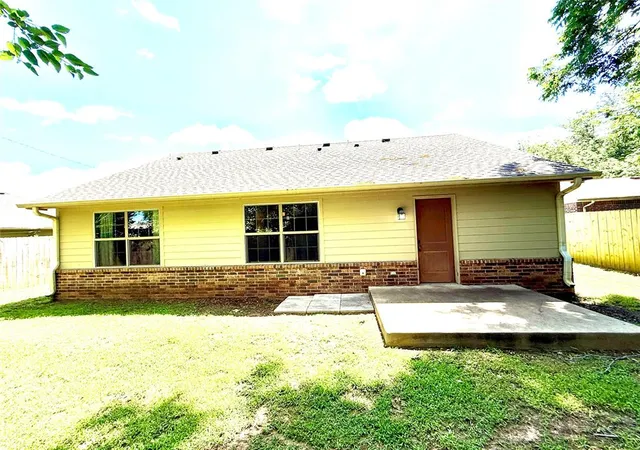 Homes for sale in Ada, OK | 923 N Summer Tree Dr, Ada, OK 74820 | MLS# 1231524