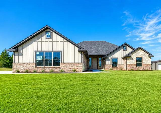Photo 1 of Sale Pending at 11673 Ward Rd, Edmond, OK 73034 | MLS# 1231537 | Listing updated on 2026-08-16