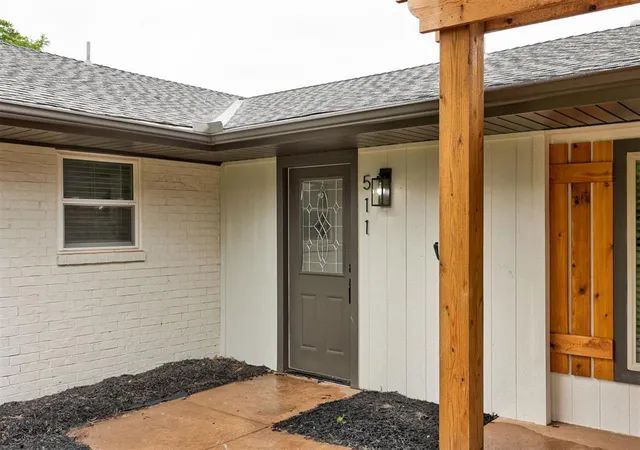 3rd image of 511 Highland Hills Dr, Edmond, OK 73034 | MLS# 1231540