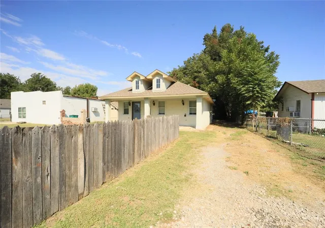 Photo 3 of Single family home for sale at 2539 SW 32nd Street, Oklahoma City, OK 73119 | MLS# 1231585 | Listing updated on 2026-06-01