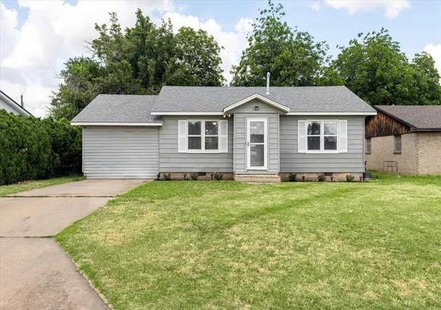 Homes for sale in Lawton, OK | 6211 Nw Cherry Ave, Lawton, OK 73505 | MLS# 1231593