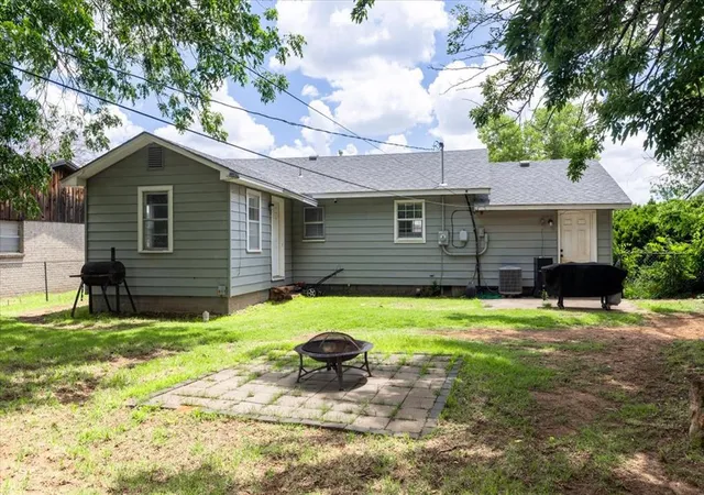 Homes for sale in Lawton, OK | 6211 Nw Cherry Ave, Lawton, OK 73505 | MLS# 1231593