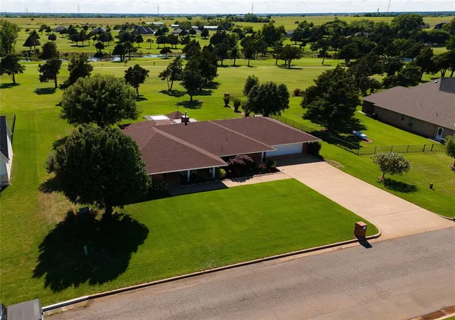 3rd image of 1725 Cedar Valley Manor, Guthrie, OK 73044 | MLS# 1231594