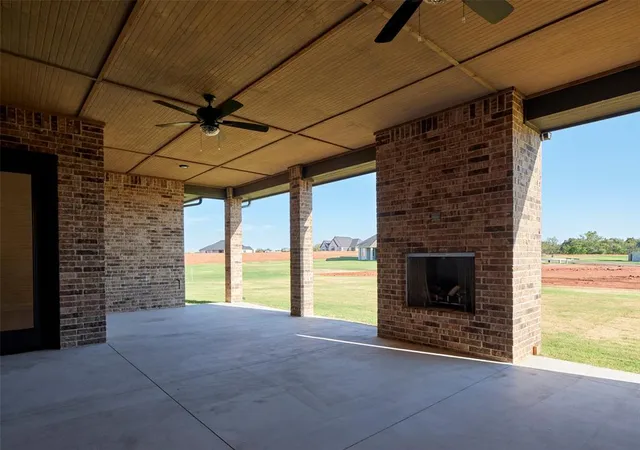 Photo 4 of Single family home for sale at 1804 Maplewood Ln, Norman, OK 73071 | MLS# 1231625 | Listing updated on 2026-09-29
