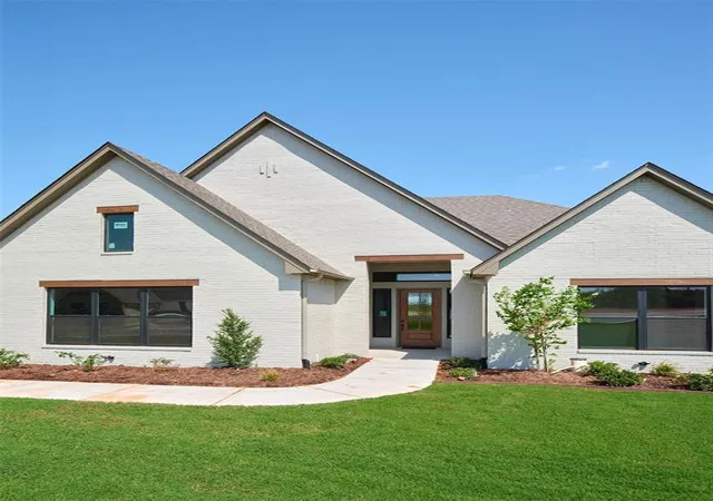 Photo 3 of Single family home for sale at 1809 Meadowview Dr, Norman, OK 73071 | MLS# 1231631 | Listing updated on 2026-09-29