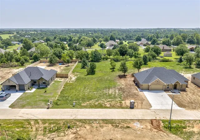 1st image of 1952 Cattle Dr, Guthrie, OK 73044 | MLS# 1231644