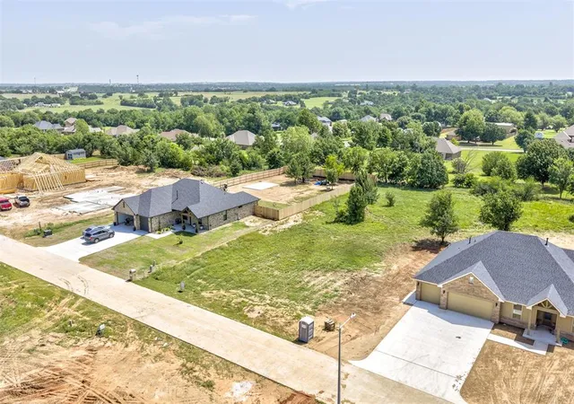 2nd image of 1952 Cattle Dr, Guthrie, OK 73044 | MLS# 1231644