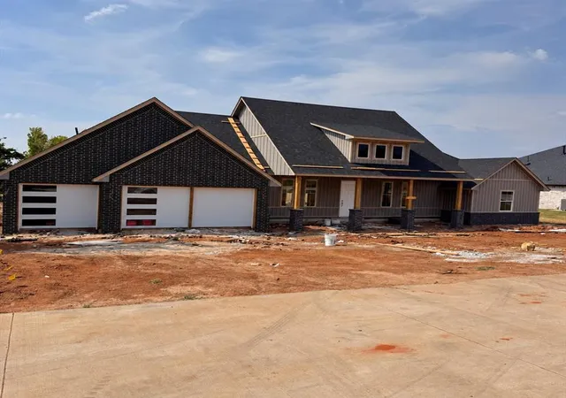 Photo 2 of Single family home for sale at 1835 S Blackberry Bnd, Guthrie, OK 73044 | MLS# 1231678 | Listing updated on 2026-10-28