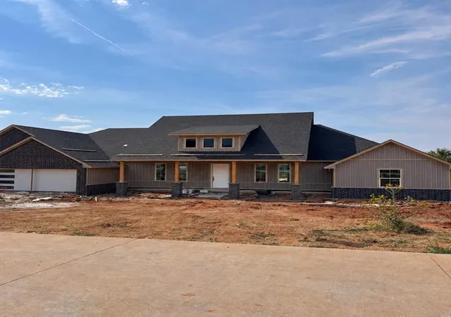 Photo 3 of Single family home for sale at 1835 S Blackberry Bnd, Guthrie, OK 73044 | MLS# 1231678 | Listing updated on 2026-10-28
