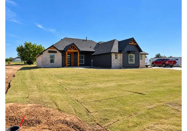 Photo 1 of Single family home for sale at 1852 S Blackberry Bnd, Guthrie, OK 73044 | MLS# 1231682 | Listing updated on 2026-10-29