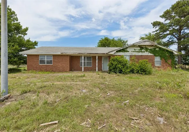 Photo 1 of Sale Pending at 43304 Moccasin Trl Rd, Meeker, OK 74855 | MLS# 1231686 | Listing updated on 2026-09-13