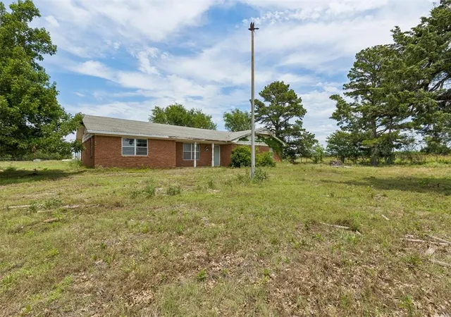 Photo 2 of Sale Pending at 43304 Moccasin Trl Rd, Meeker, OK 74855 | MLS# 1231686 | Listing updated on 2026-09-13