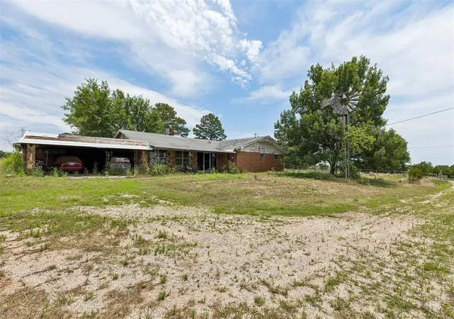 Photo 4 of Sale Pending at 43304 Moccasin Trl Rd, Meeker, OK 74855 | MLS# 1231686 | Listing updated on 2026-09-13